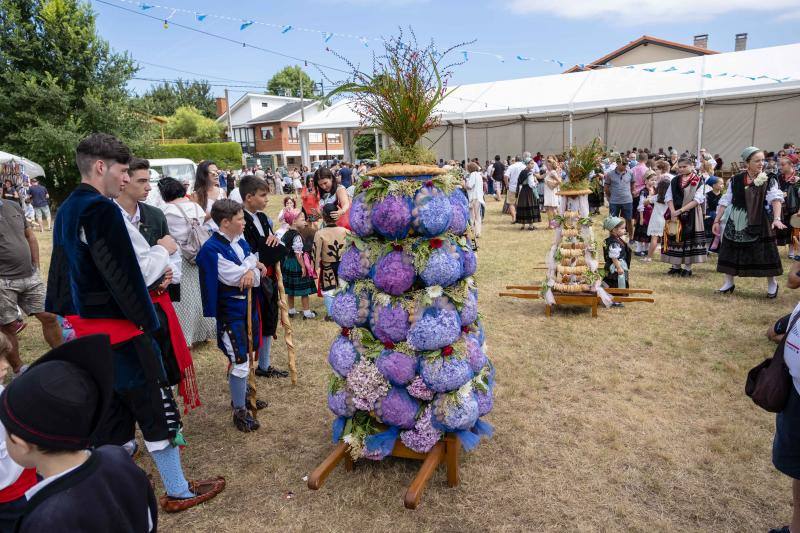En la localidad llanisca de Andrín se celebra Nuestra Señora, festividad declarada de interés turístico regional. En Poo también se celebra Nuestra Señora con procesión por la calles de la localidad. Y, en Llanes capital, se festeja Nuestra Señora, la patrona, con una procesión por las calles del centro de la villa con la imagen de Nuestra Señora. 