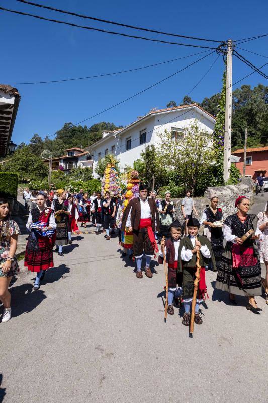 En la localidad llanisca de Andrín se celebra Nuestra Señora, festividad declarada de interés turístico regional. En Poo también se celebra Nuestra Señora con procesión por la calles de la localidad. Y, en Llanes capital, se festeja Nuestra Señora, la patrona, con una procesión por las calles del centro de la villa con la imagen de Nuestra Señora. 