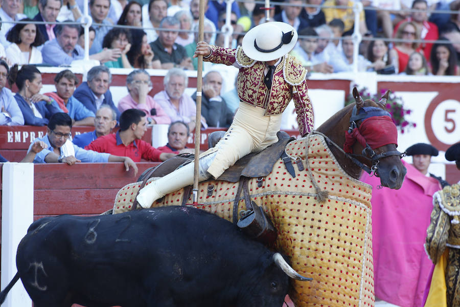 Los toros de El Freixo, ganadería propiedad de 'El Juli', mansurronearon y no ayudaron a los diestros