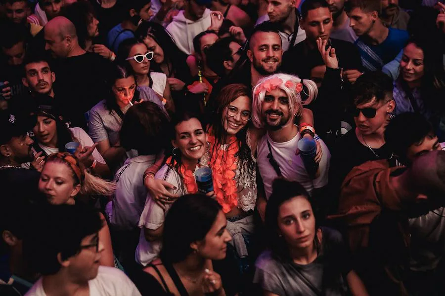 El festival de música electrónica prevé la visita de 30.000 personas durante todo el fin de semana en las inmediaciones de Arriondas.