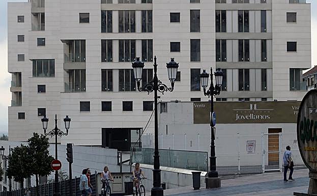 Las torres residenciales suman cien viviendas. 