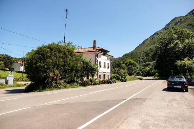 El bar de Belmonte de Pría, hoy convertido en vivienda, donde el llagarero y ganadero riosellano se tomó su última copa. 