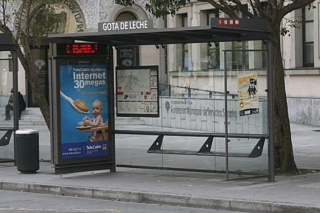 El proyecto Gijón-In incluye medidas como la instalación de sensores de temperatura y calidad del aire en las marquesinas de autobús, dentro de su apartado dedicado al 'internet de las cosas'. 