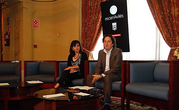 Yolanda Alonso y Carlos Cuadros, durante la presentación. 