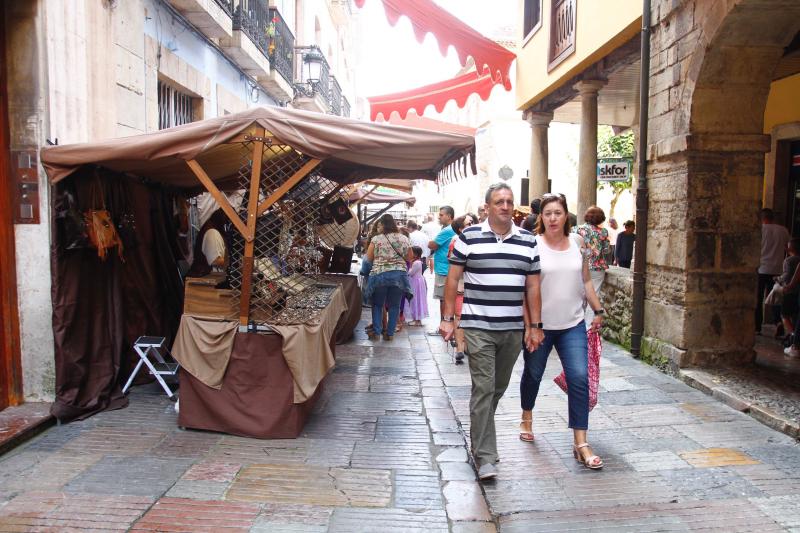 El mercado medieval abre hasta el día de San Agustín con más de un centenar de puestos de artesanía y gastronomía, juegos infantiles y actividades de animación de calle.