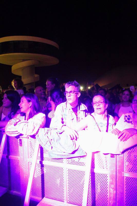 as fiestas de San Agustín se despiden hasta el año que viene dejando el concierto de Rozalén y el tradicional espectáculo pirotécnico como colofón final en la jornada de hoy martes.