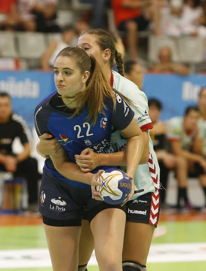 El Bera Bera, de San Sebastián, ha conquistado en el Palacio de Deportes de Gijón la Supercopa de España femenina ante un voluntarioso Liberbank Gijón (17-25).