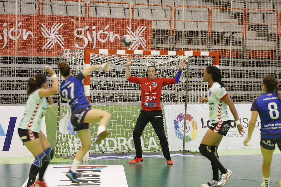 El Bera Bera, de San Sebastián, ha conquistado en el Palacio de Deportes de Gijón la Supercopa de España femenina ante un voluntarioso Liberbank Gijón (17-25).