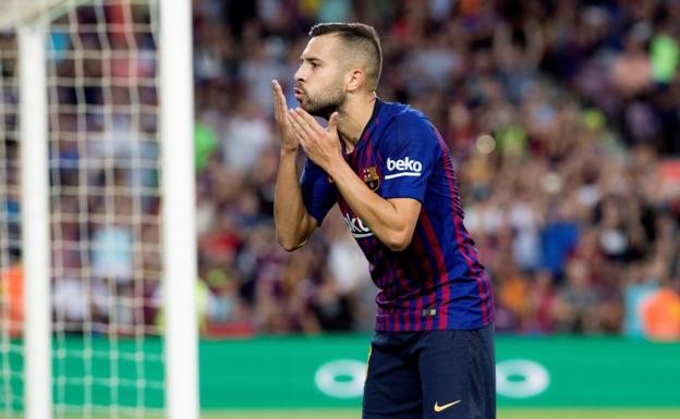 Jordi Alba, celebra su gol ante el Huesca.