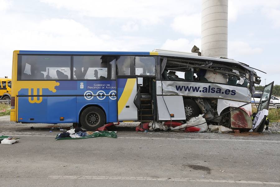 Accidente de autobús en Avilés | Las redes sociales se llenan de mensajes de apoyo a las víctimas