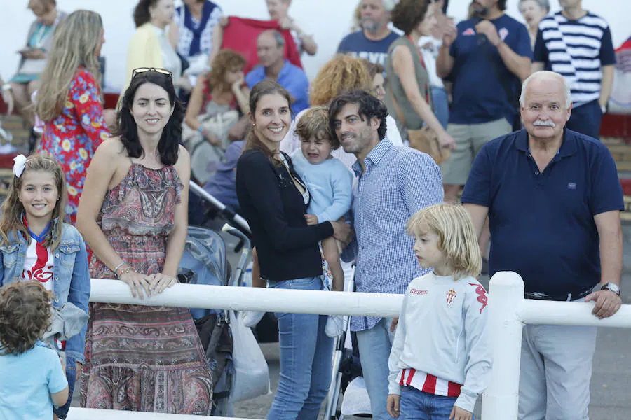 La última jornada del CSIO Gijón ha congregado a miles de seguidores en el complejo de Las Mestas, animados por un día de pleno verano. 