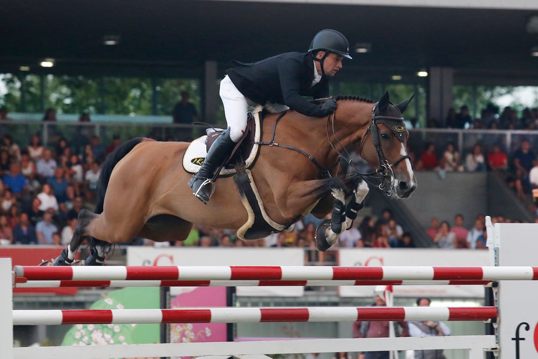 Richard Howley, montando a 'Dolores', se adjudicó este domingo la victoria del Gran Premio del CSIO de Gijón para sumar la quinta victoria irlandesa en las trece pruebas disputas desde el pasado miércoles