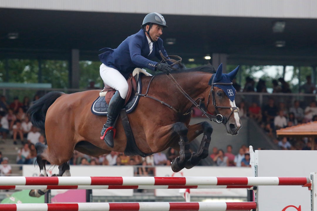 Richard Howley, montando a 'Dolores', se adjudicó este domingo la victoria del Gran Premio del CSIO de Gijón para sumar la quinta victoria irlandesa en las trece pruebas disputas desde el pasado miércoles