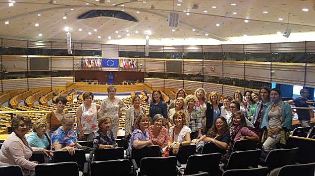 Las mujeres de Castrillón copan el Parlamento Europeo