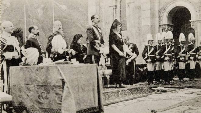 En los actos de coronación canónica de Covadonga -el ocho de septiembre ya se llevaba celebrando más tiempo-, realizados en 1918 ante la presencia de los reyes de España, subyacieron razones históricas que hoy, un siglo después y con un sencillo acceso a las hemerotecas digitales, son fáciles de comprender