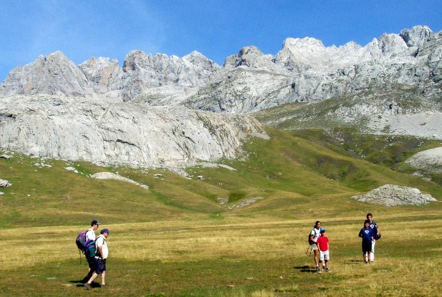 Vega de Liordes, en el macizo central de los Picos de Europa. 