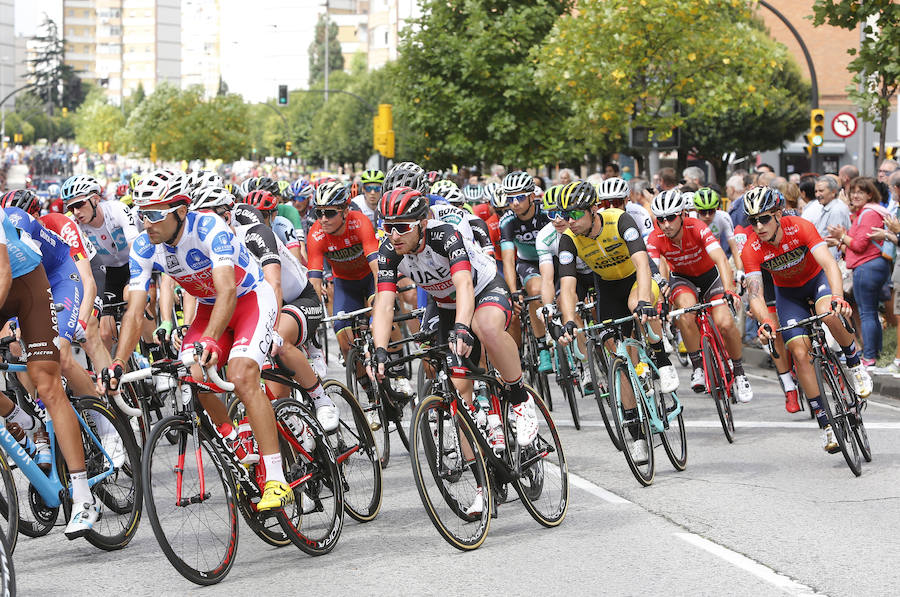 La Vuelta entra en Asturias en su XIII etapa La prueba ha transcurrido desde Candás hasta La Camperona