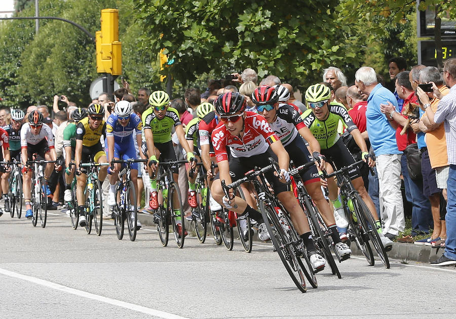 La Vuelta entra en Asturias en su XIII etapa La prueba ha transcurrido desde Candás hasta La Camperona