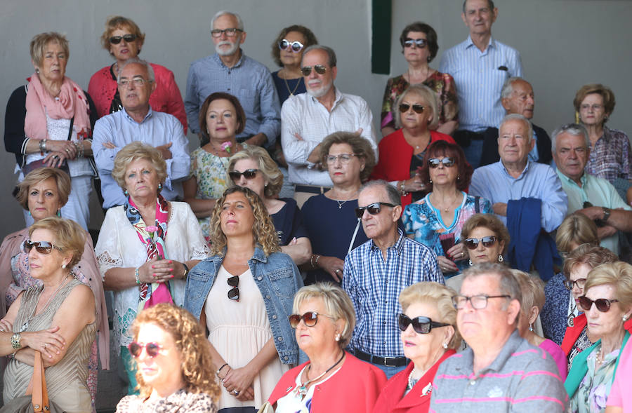 La comida tradicional y la procesión centraron los actos festivos.