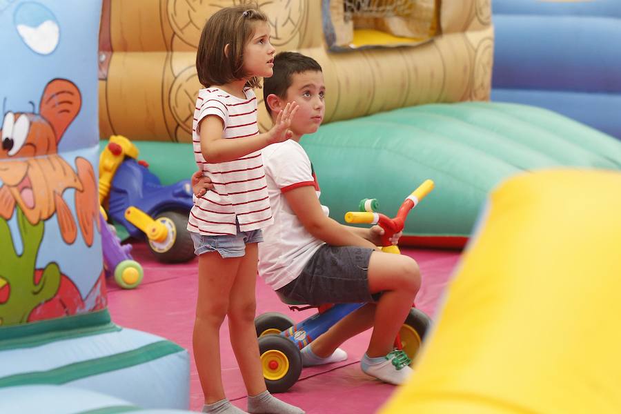 El club se llenó de múltiples juegos para los más pequeños.