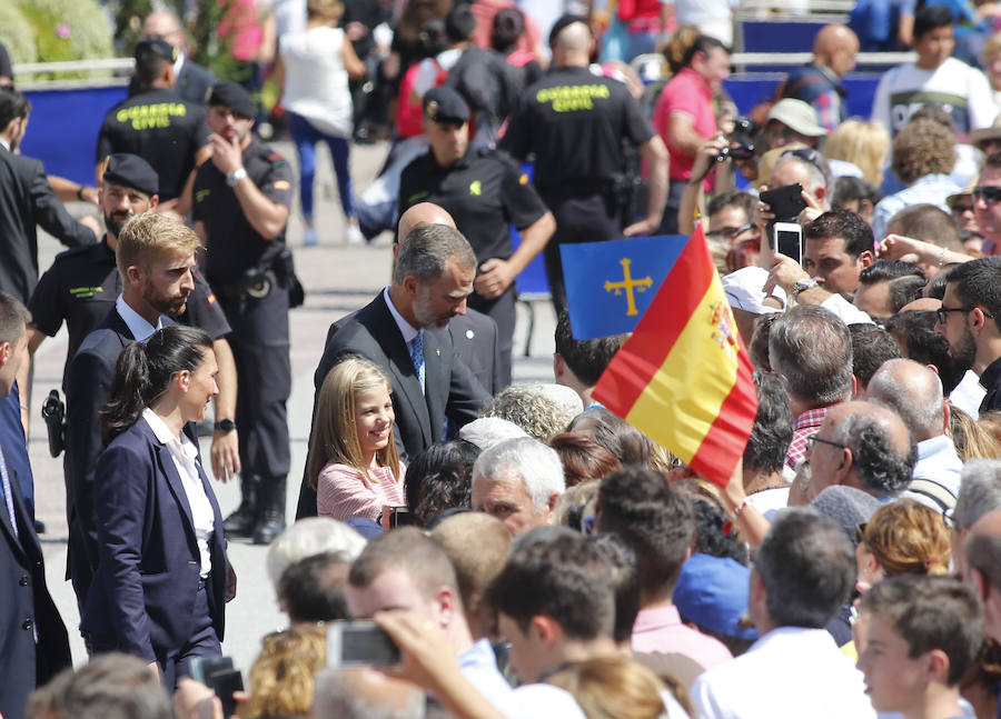 Este Día de Asturias, la princesa Leonor, heredera de la Corona, ha realizado su primera visita a Covadonga. Ha estado acompañada por sus padres, don Felipe y doña Letizia, y su hermana, la infanta Sofía.