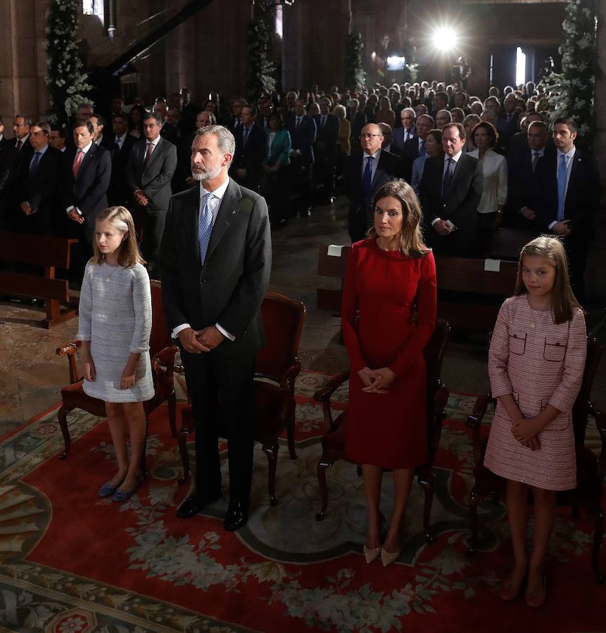 Este Día de Asturias, la princesa Leonor, heredera de la Corona, ha realizado su primera visita a Covadonga. Ha estado acompañada por sus padres, don Felipe y doña Letizia, y su hermana, la infanta Sofía.