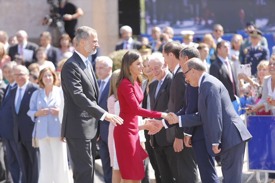 Este Día de Asturias, la princesa Leonor, heredera de la Corona, ha realizado su primera visita a Covadonga. Ha estado acompañada por sus padres, don Felipe y doña Letizia, y su hermana, la infanta Sofía.