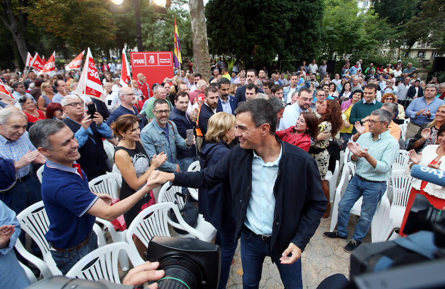 El presidente del Gobierno anuncia en el Principado un plan de choque contra el desempleo juvenil.