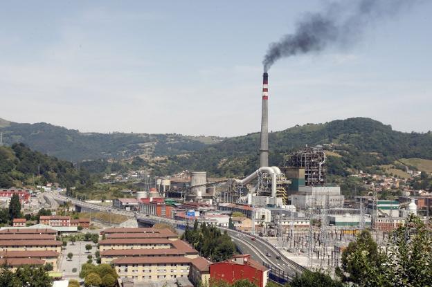 La central térmica de Lada que Iberdrola ha anunciado que pretende cerrar. 