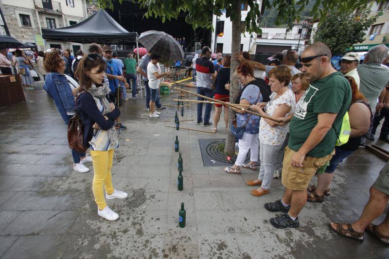 La actuación de Rodrigo Cuevas, la artesanía y la rica gastronomía con el queso como protagonista indiscutible, fueron los platos fuertes de la jornada festiva.