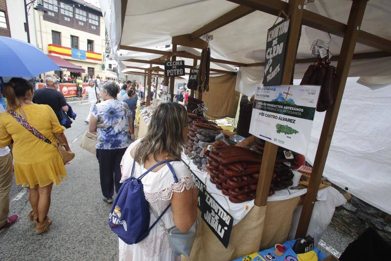 La actuación de Rodrigo Cuevas, la artesanía y la rica gastronomía con el queso como protagonista indiscutible, fueron los platos fuertes de la jornada festiva.