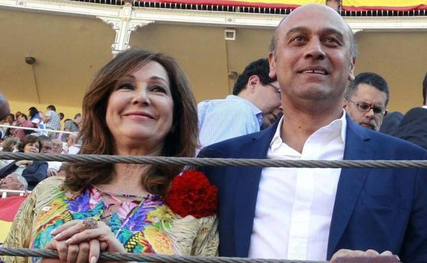 Ana Rosa Quintana y su marido, el empresario Juan Muñoz.