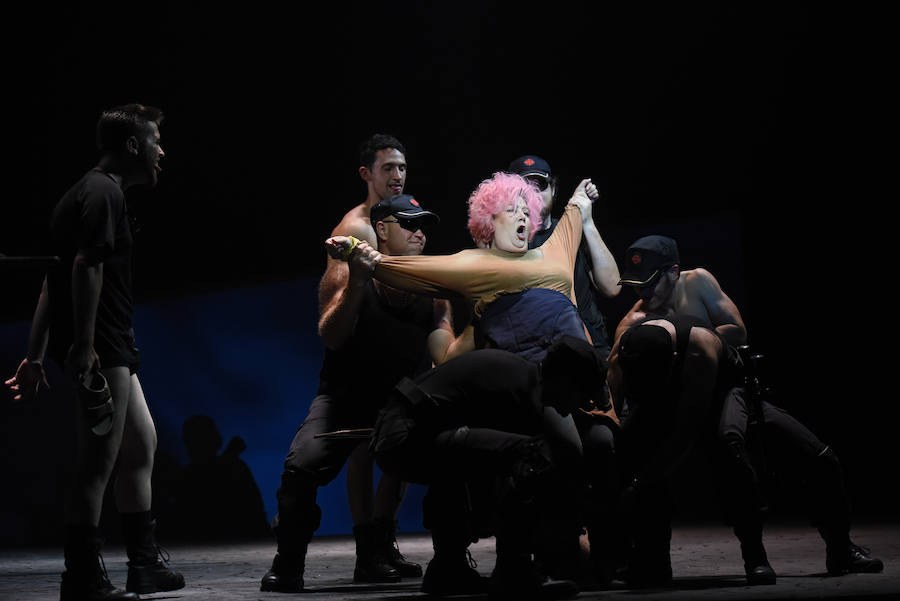 El público del Campoamor recibió con expectación y aplausos la obra de Jorge Muñiz con libreto de Javier Almuzara basada en el drama de Lope de Vega.