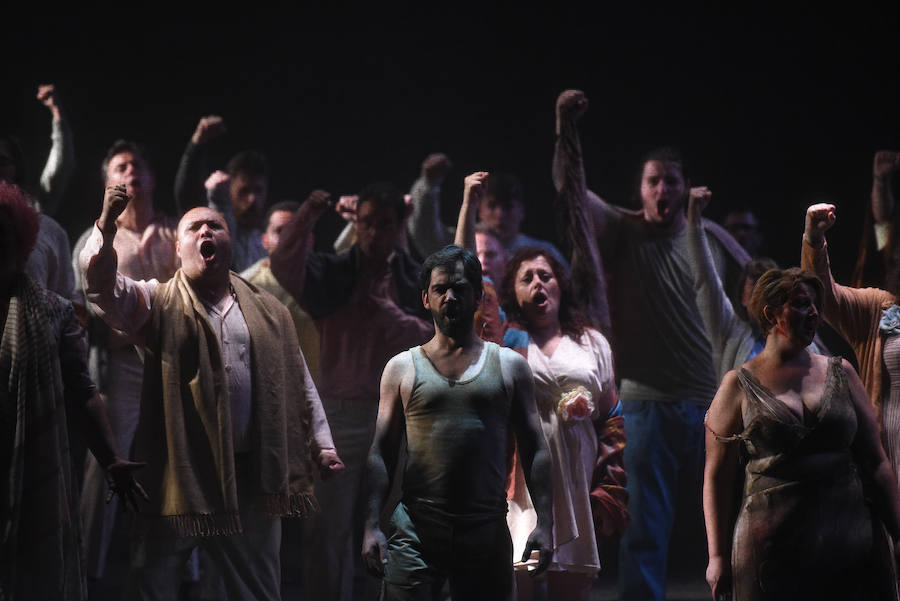 El público del Campoamor recibió con expectación y aplausos la obra de Jorge Muñiz con libreto de Javier Almuzara basada en el drama de Lope de Vega.