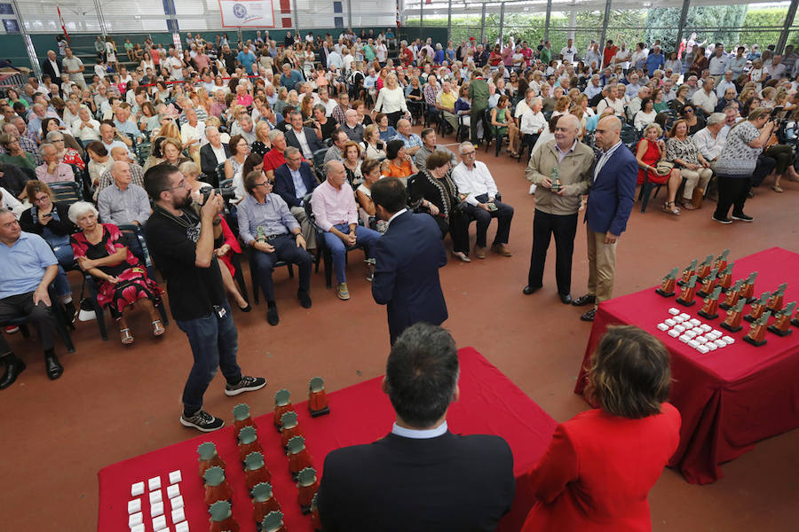 Los premiados pusieron el acento en el «ambiente alegre y familiar que caracterizaba a la entidad durante los primeros años.