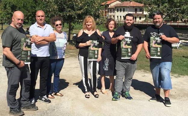 Manolo Egido, Camilo Alonso, Almudena Verdejo, Patricia Wagner, Rosaura Suárez, German Álvarez y Pedro Cortizo en la presentación de la temporada de berrea. 