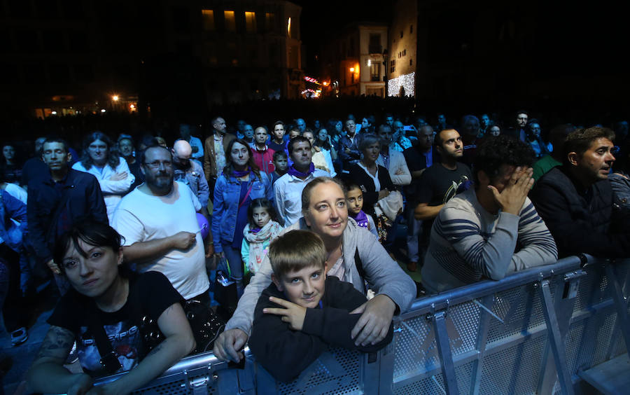 La artista sueca inauguró el escenario de la plaza de la Catedral, en el que presentó 'Kong', su último lanzamiento, además de recordar sus temas más exitosos.