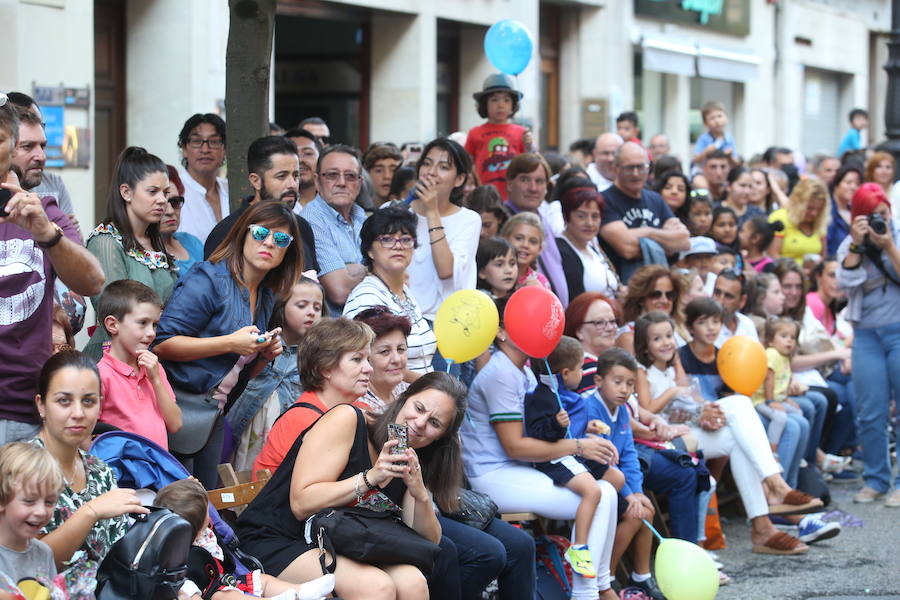 Fotos: ¿Estuviste en el desfile del Día de América en Asturias 2018? ¡Búscate!