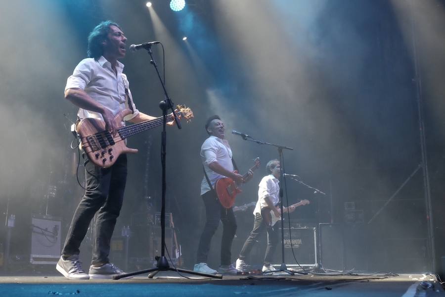 La banda interpretó sus clásicos en la Catedral e hizo vibrar y bailar al público por San Mateo