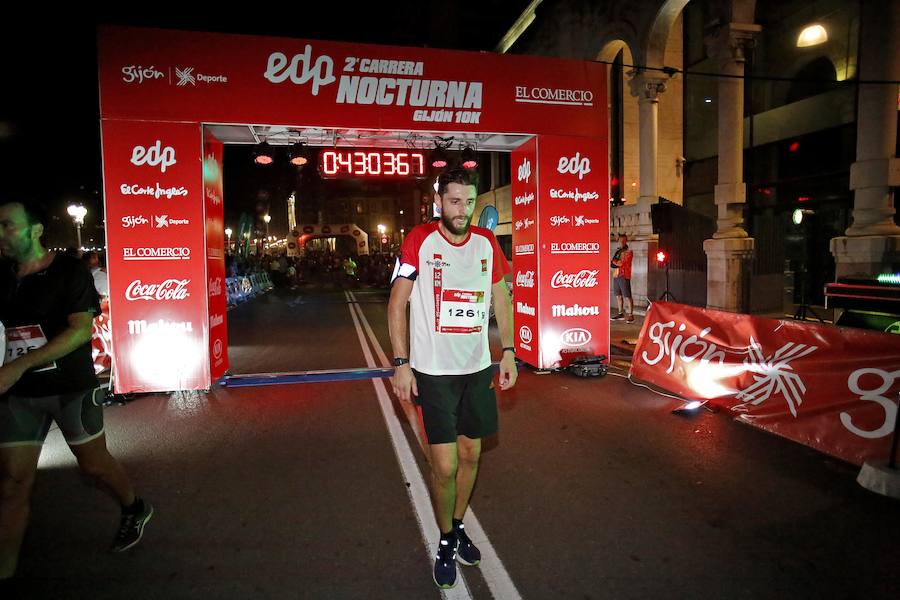 Fotos: ¿Estuviste en la EdP Carrera Nocturna Gijón 10 k? ¡Búscate!