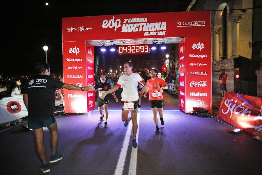 Fotos: ¿Estuviste en la EdP Carrera Nocturna Gijón 10 k? ¡Búscate!