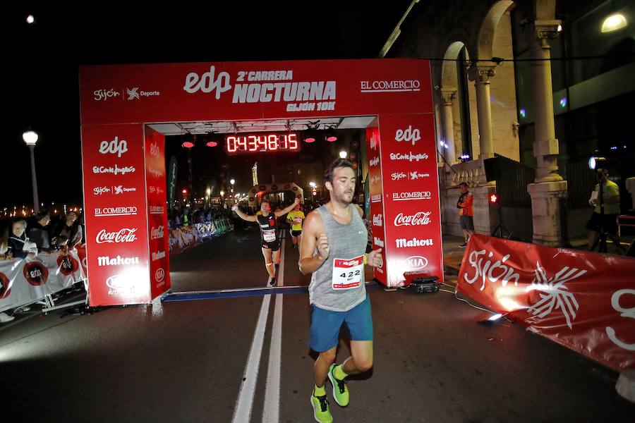 Fotos: ¿Estuviste en la EdP Carrera Nocturna Gijón 10 k? ¡Búscate!