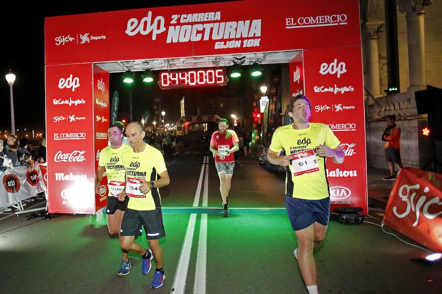 Fotos: ¿Estuviste en la EdP Carrera Nocturna Gijón 10 k? ¡Búscate!