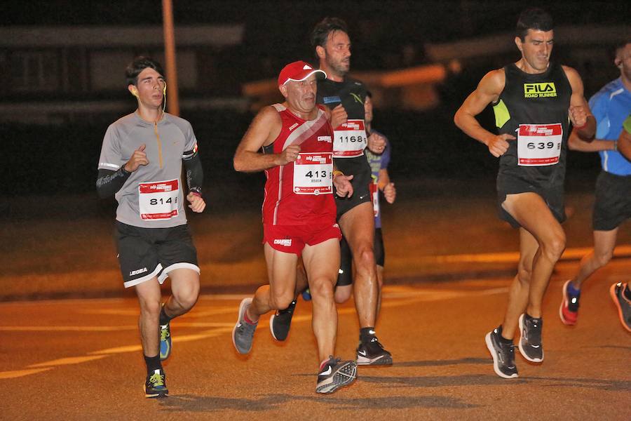 Fotos: ¿Estuviste en la EdP Carrera Nocturna Gijón 10 k? ¡Búscate!