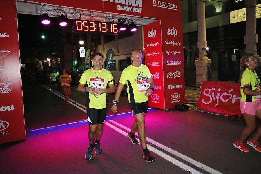 Fotos: ¿Estuviste en la EdP Carrera Nocturna Gijón 10 k? ¡Búscate!