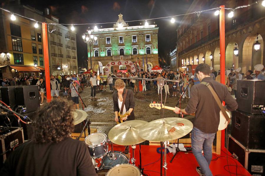 Fotos: ¿Estuviste en la EdP Carrera Nocturna Gijón 10 k? ¡Búscate!
