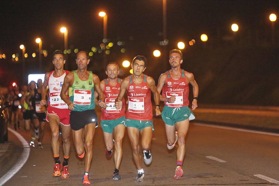 Fotos: ¿Estuviste en la EdP Carrera Nocturna Gijón 10 k? ¡Búscate!