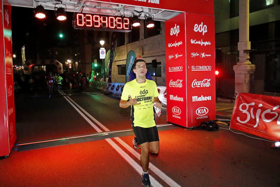 Fotos: ¿Estuviste en la EdP Carrera Nocturna Gijón 10 k? ¡Búscate!