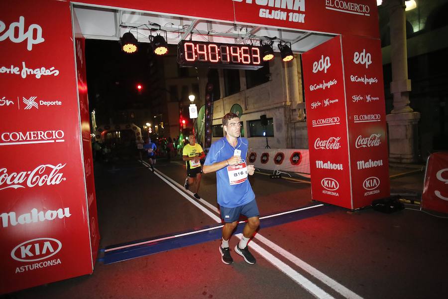 Fotos: ¿Estuviste en la EdP Carrera Nocturna Gijón 10 k? ¡Búscate!