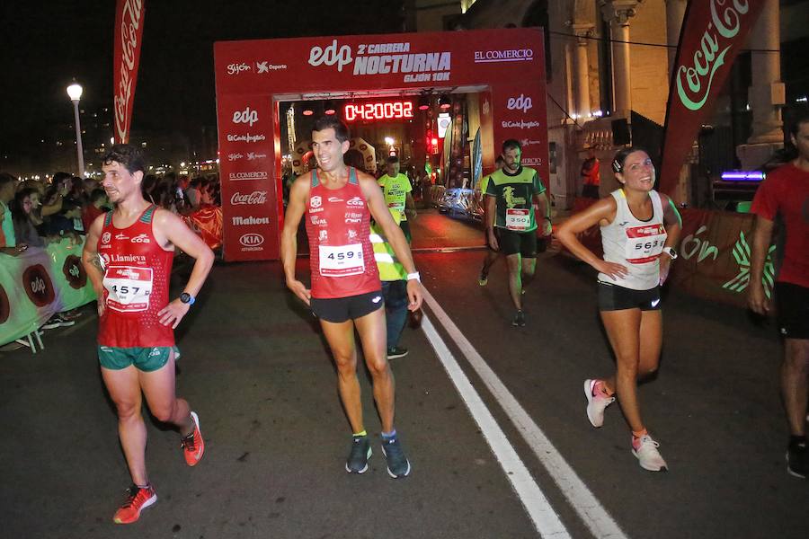 Fotos: ¿Estuviste en la EdP Carrera Nocturna Gijón 10 k? ¡Búscate!